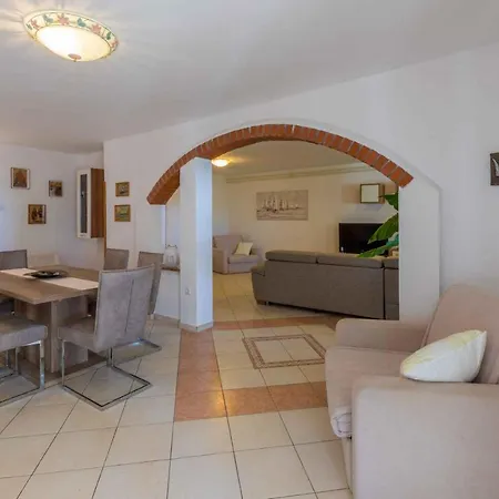 In 39351 Apartment Crikvenica