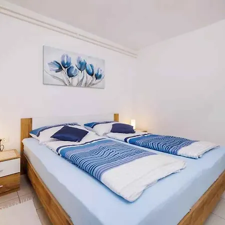 Apartment In 39351
