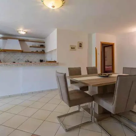 Apartment In 39351