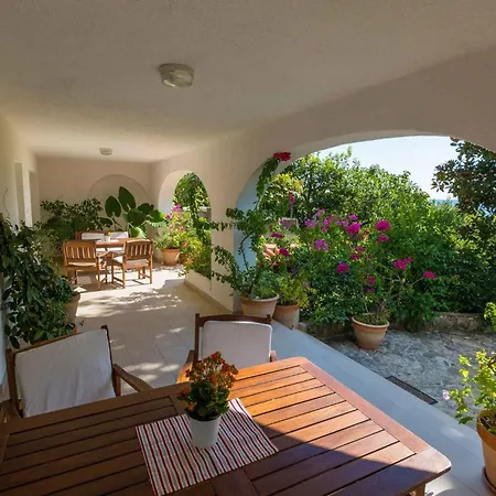 Apartman In 39351 Crikvenica